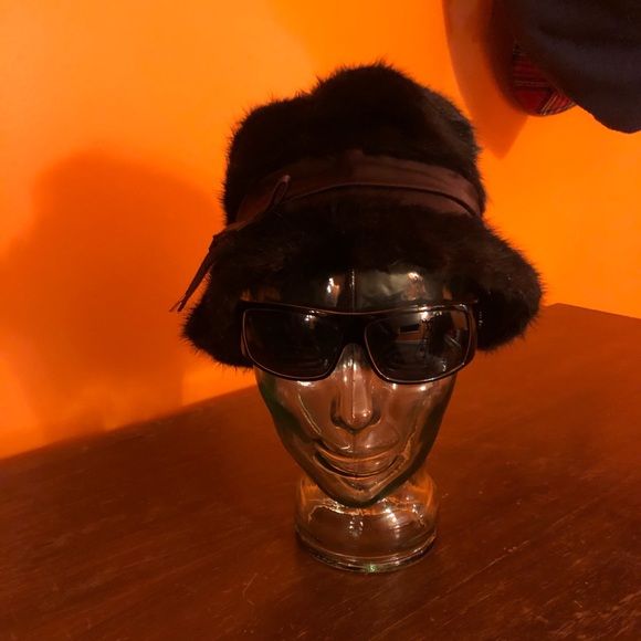 Vintage Beaver Fur Hat by Gwen Pennington - Picture 4 of 5